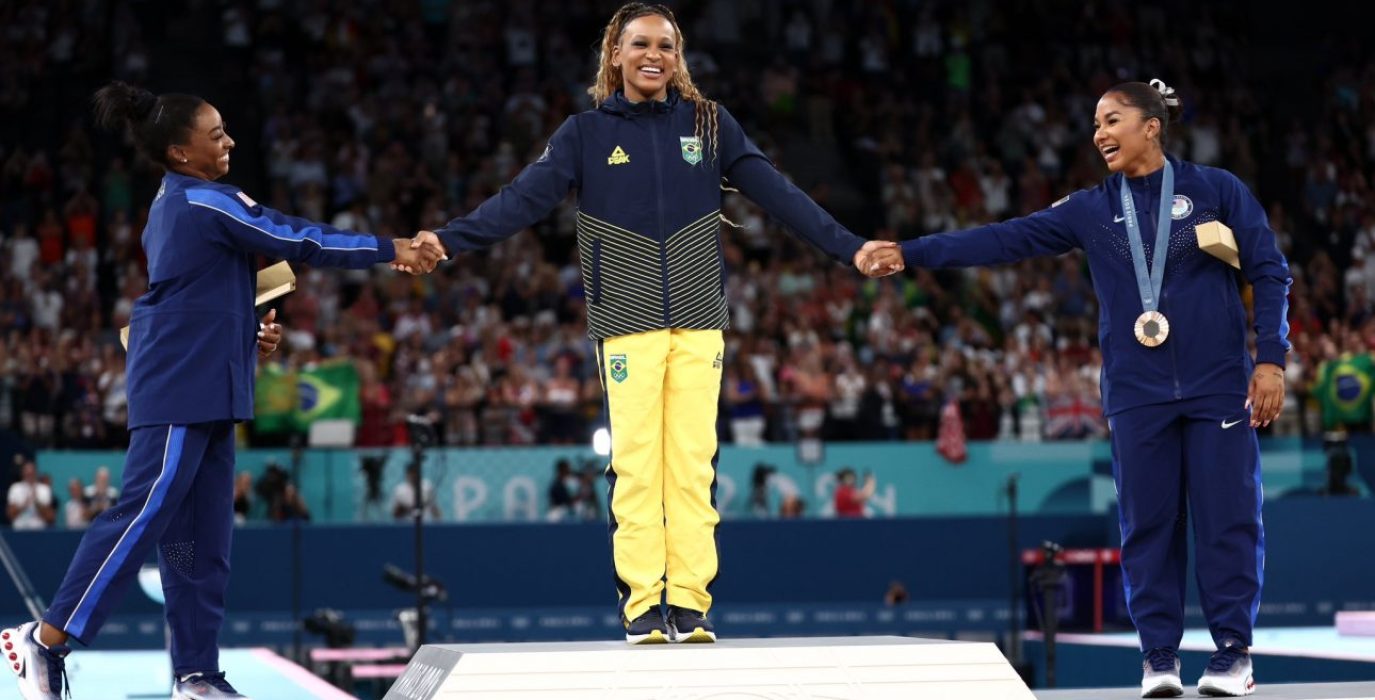 Biles y Chiles rinden homenaje a Andrade, la última campeona olímpica en la gimnasia de París 2024 | Foto: @Olympics