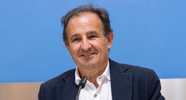 Ángel Lorén, es el responsable municipal de la instalación. | Foto: AZ