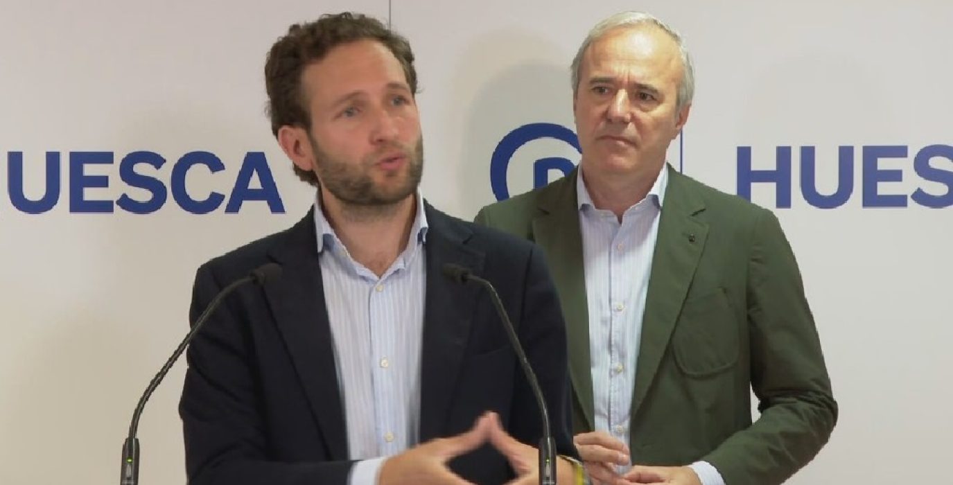 (Archivo, 2023) Isaac Claver junto a Jorge Azcón | Foto: CARTV