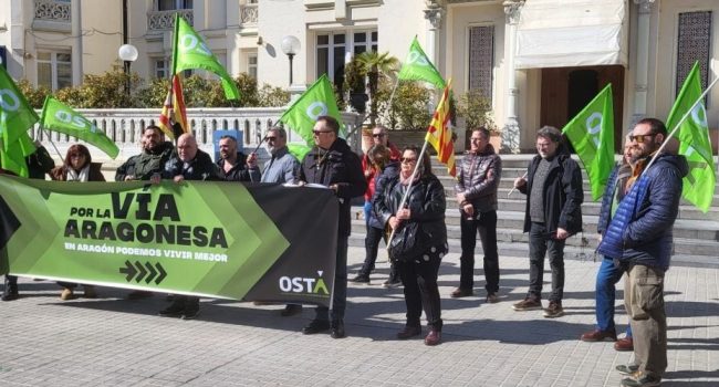 (Archivo) Concentración de OSTA en la plaza Navarra de Uesca | Foto: OSTA