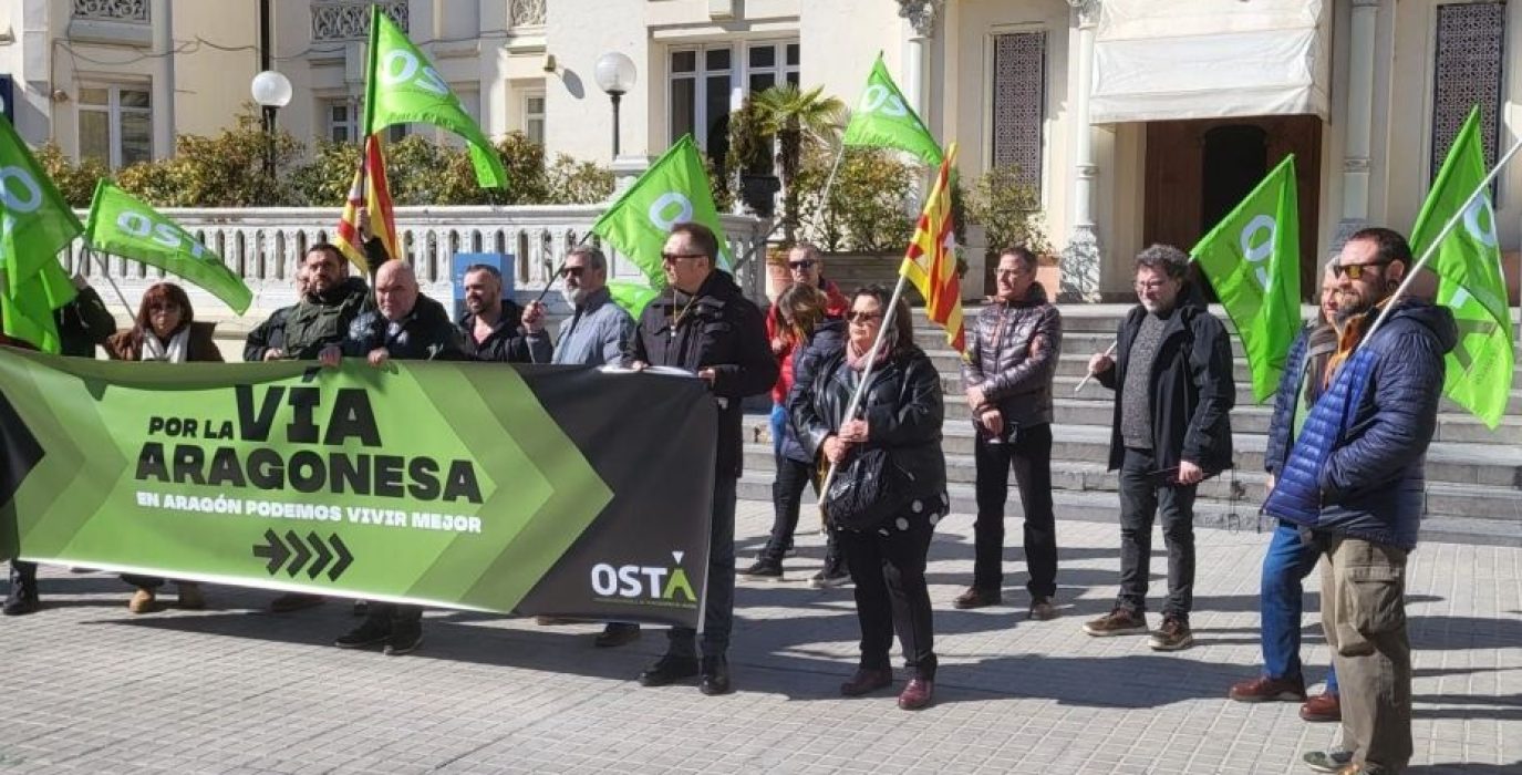 (Archivo) Concentración de OSTA en la plaza Navarra de Uesca | Foto: OSTA