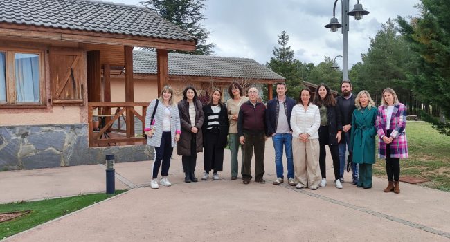(Archivo) Visita de Carmen Susín, consejera de Bienestar Social y Familia de la DGA, a las instalaciones del Centro Ignacio Claver en Martillué | Foto: Gobierno de Aragón