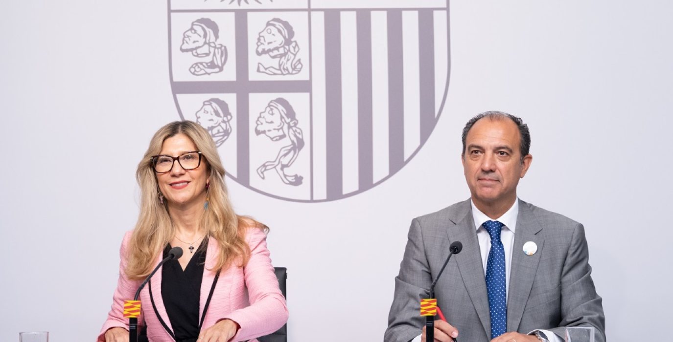 (Archivo, julio 2025) La vicepresidenta de la DGA, Mar Vaquero, y el consejero de Sanidad, José Luis Bancalero, en rueda de prensa tras un Consejo de Gobierno | Foto: Gobierno de Aragón / Fabián Simón
