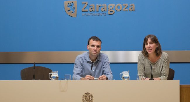 Imagen de archivo de Artigas y Muñoz durante una rueda de prensa en el Ayuntamiento de Zaragoza. Foto: Pablo Ibáñez (AraInfo)
