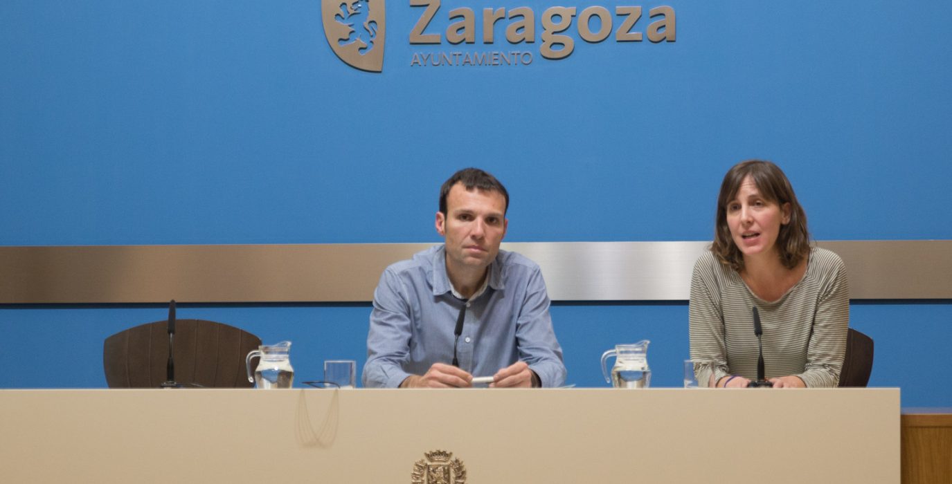 Imagen de archivo de Artigas y Muñoz durante una rueda de prensa en el Ayuntamiento de Zaragoza. Foto: Pablo Ibáñez (AraInfo)