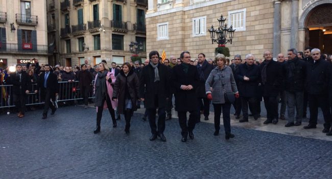 Mas, Puigdemont, Ortega, Rigau y Forcadell entrando al TSJC el pasado 6 de febrero. Foto: @Govern