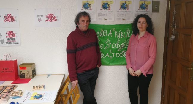Fernando Vallés, de 'Aula Libre' y Noelia Ferrer, de FAPAR. Foto: CGT Uesca