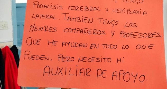 Cartel en el CRA Violada Monegros | Foto: CGT