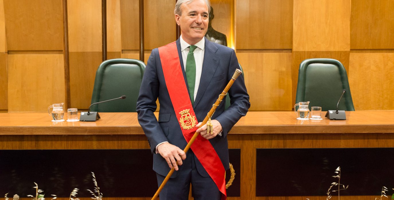 Azcón, nuevo alcalde de Zaragoza con el apoyo de Ciudadanos y Vox. Foto: Pablo Ibáñez (AraInfo)