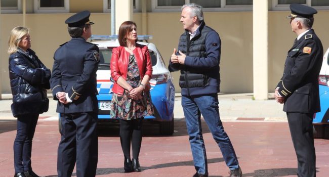 El alcalde de la capital aragonesa junto a la vicealcaldesa, durante una de sus visitas. Foto: AZ