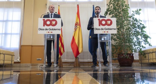 Jorge Azcón (PP) y Alejandro Nolasco (Vox) | Foto: Fabián Simón (DGA)