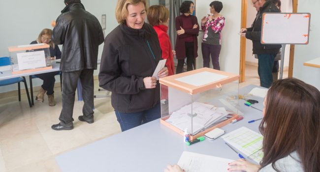 Imagen de una votación en enero de 2016. Foto: Daniel Marcos