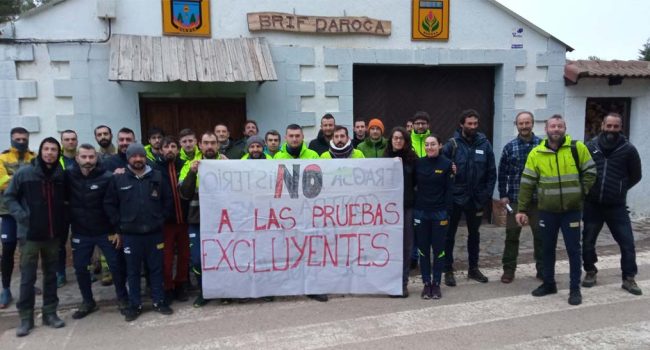 La plantilla de la BRIF de Daroca protesta contra las pruebas excluyentes. | Foto: CGT