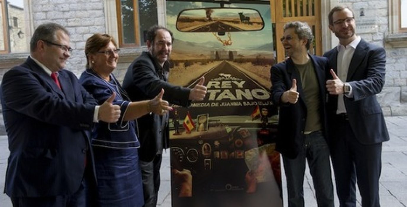 Bajo Ulloa y Elejalde, en la presentación de ‘Rey gitano’ junto al alcalde, Javier Maroto, Iciar Lamarain y Juan Manuel Lavín. Foto: Raúl Bogajo (Argazki Press)