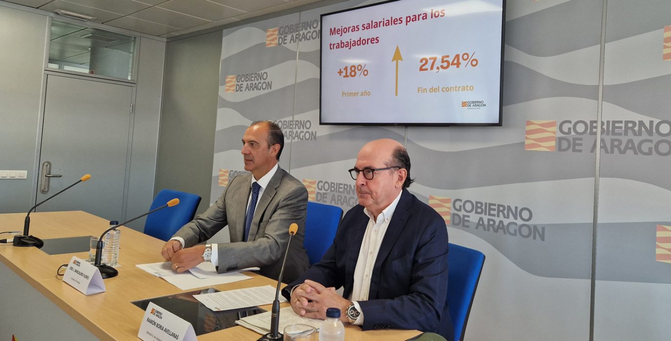 El consejero de Sanidad y el director general de Asistencia Sanitaria en la rueda de prensa de este jueves | Foto: DGA