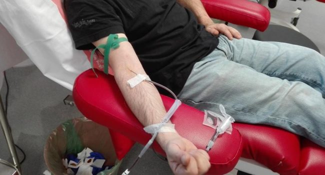 Un donante, en el Banco de Sangre y Tejidos de Aragón | Foto: DGA