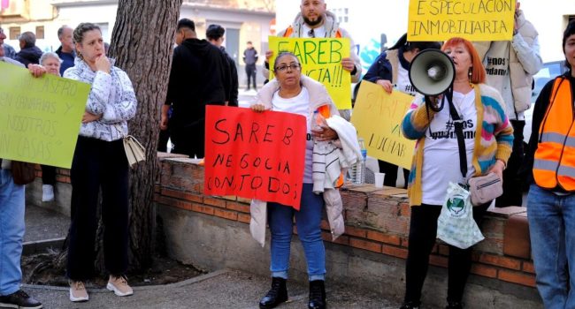Un centenar de personas se concentraron el 28 de febrero con Bloques en Lucha del Oliver y el Sindicato de Inquilinas de Zaragoza | Foto: @oliverenlalucha