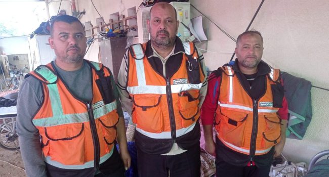 Bomberos de Deir Al-Balah en la Franja de Gaza | Foto: @RaufBahaa