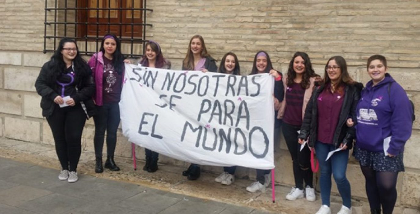 Alumnas del IES Juan de Lanuza de Borja durante este 8M.