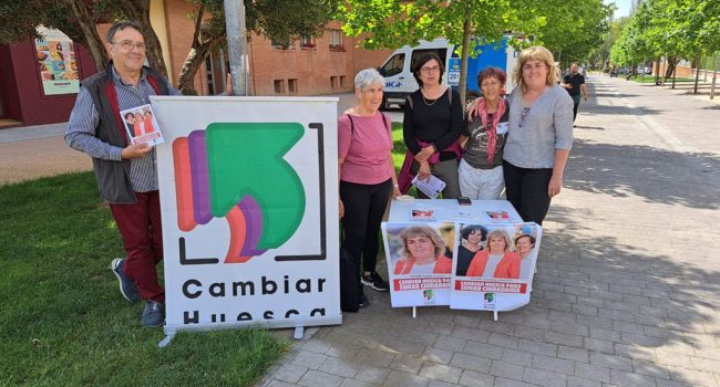 Pilar Callén en un acto de campaña en Uesca | Foto: Cambiar Huesca