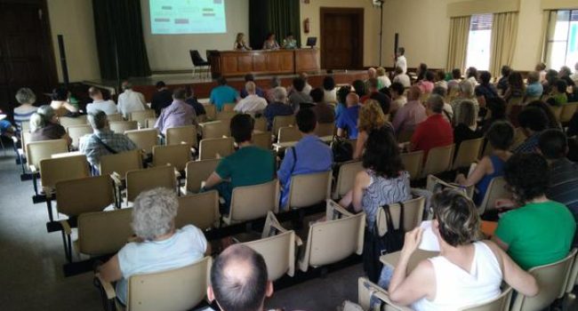 Imagen de archivo de una Asamblea de Cambiar Huesca.