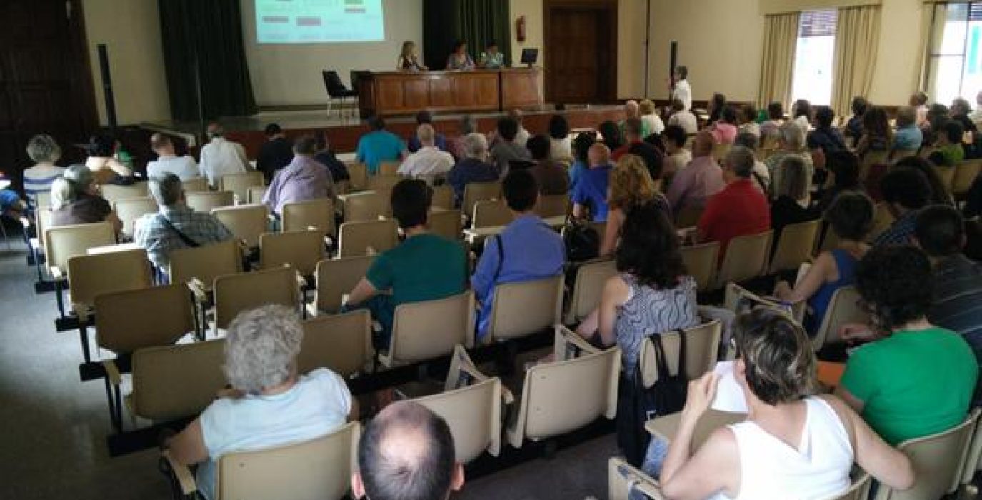 Imagen de archivo de una Asamblea de Cambiar Huesca.