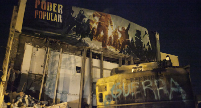 Imagen de la excavadora quemada. Foto: Sarai Rua (La Directa)