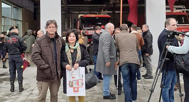 Mª Luisa García, vicepresidenta de la FABZ, y José Luis Almenara, presidente de la AV. Casetas, en la inauguración del nuevo Parque de Bomberos de Casetas Foto: FABZ