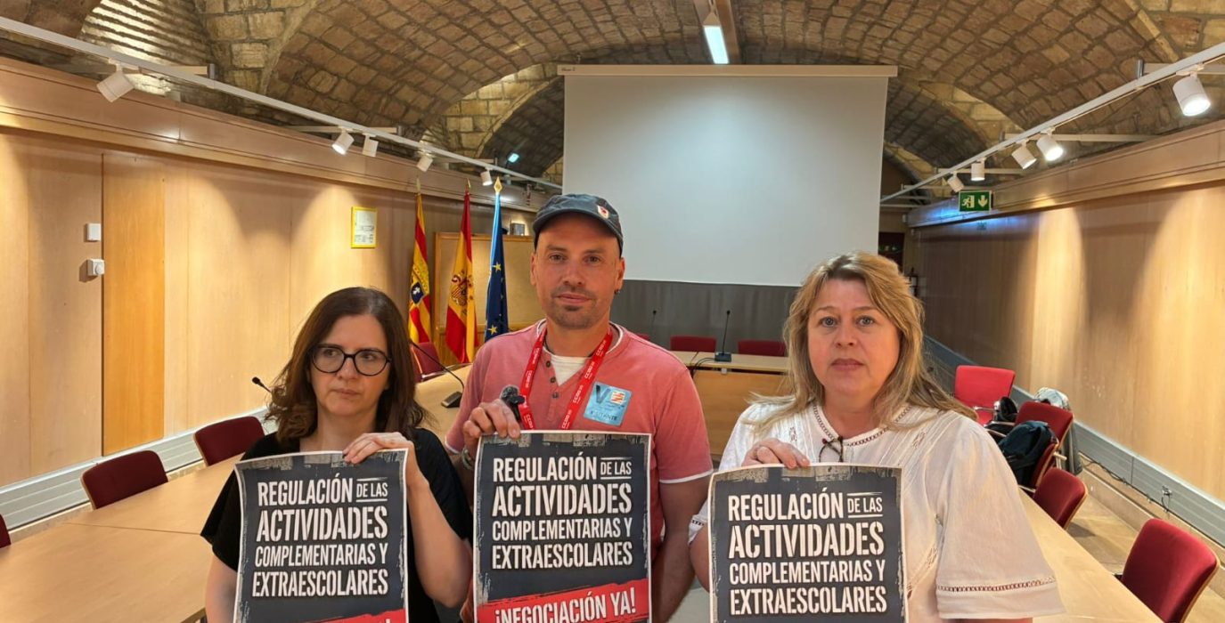 Representantes de CCOO durante el encierro en el Pignatelli | Foto: CCOO