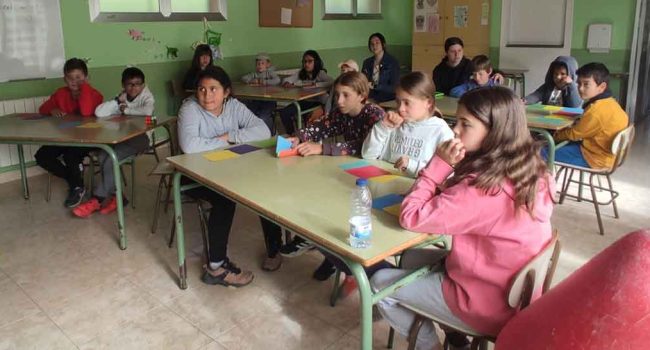 Alumnado del CEIP Montanuy participan en un taller | Foto: Gobierno de Aragón