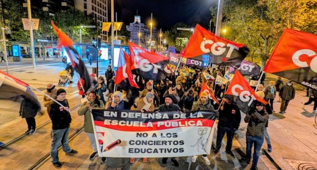 Bloque de CGT en una manifestación en defensa de la educación pública | Foto: @CGTARAGON