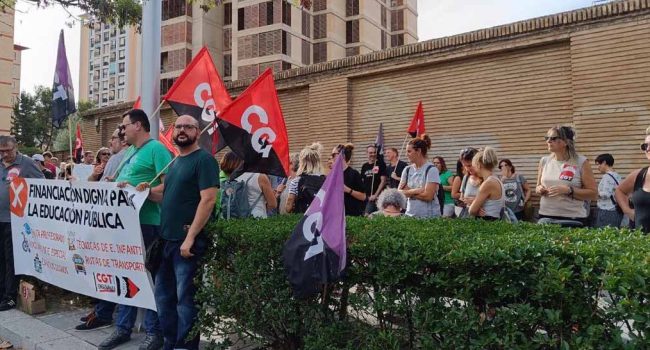 Reciente movilización de CGT pidiendo más financiación para la enseñanza pública | Foto: CGT