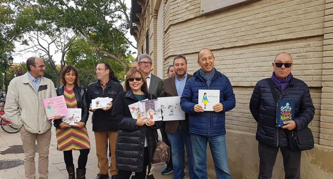 Acto de campaña de CHA junto a la placa de Amparo Poch en Zaragoza.