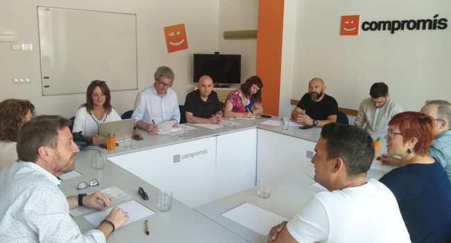 Reunión en València entre CHA y Compromís.