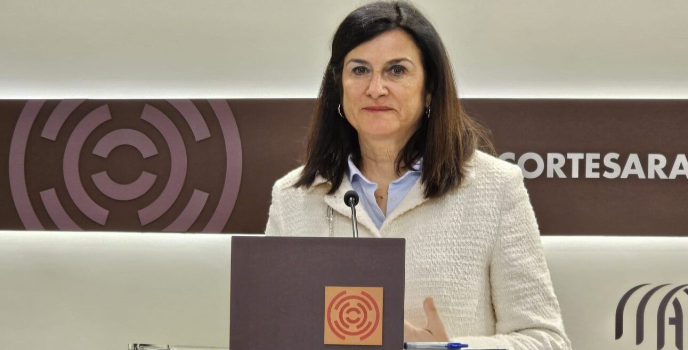 Isabel Lasobras, en comparecencia ante los medios en las Cortes | Foto: CHA