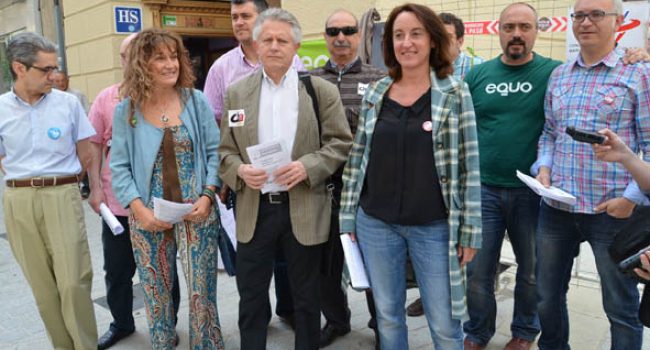 Ángela Labordeta, candidata de CHA por Primavera Europea, denuncia la falta de compromiso del Gobierno de Aragón y del Gobierno central con esta infraestructura “ni Cañete se atrevió a decirlo en su visita a Aragón. Siguen vendiendo la TCP cuando está claro que esta propuesta es una quimera”.