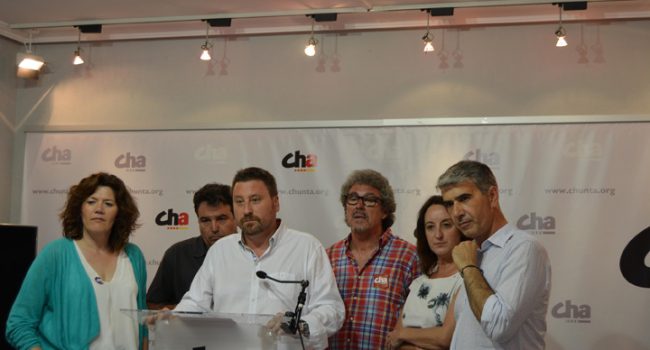 Soro, Martín y otros representantes de CHA durante la rueda de prensa de este sábado.