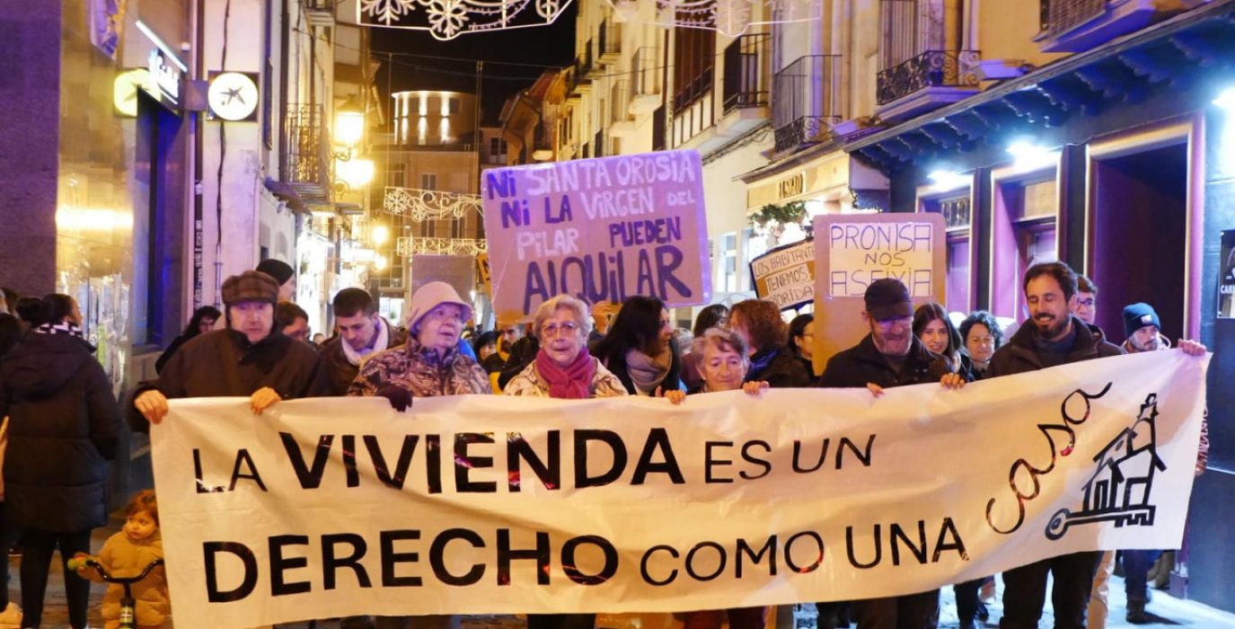 Cabecera de la manifestación en Chaca por vivienda digna | Foto: Vivienda Digna Viello Aragón