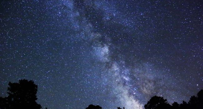 Cielo nocturno en la Sierra de Albarracín.