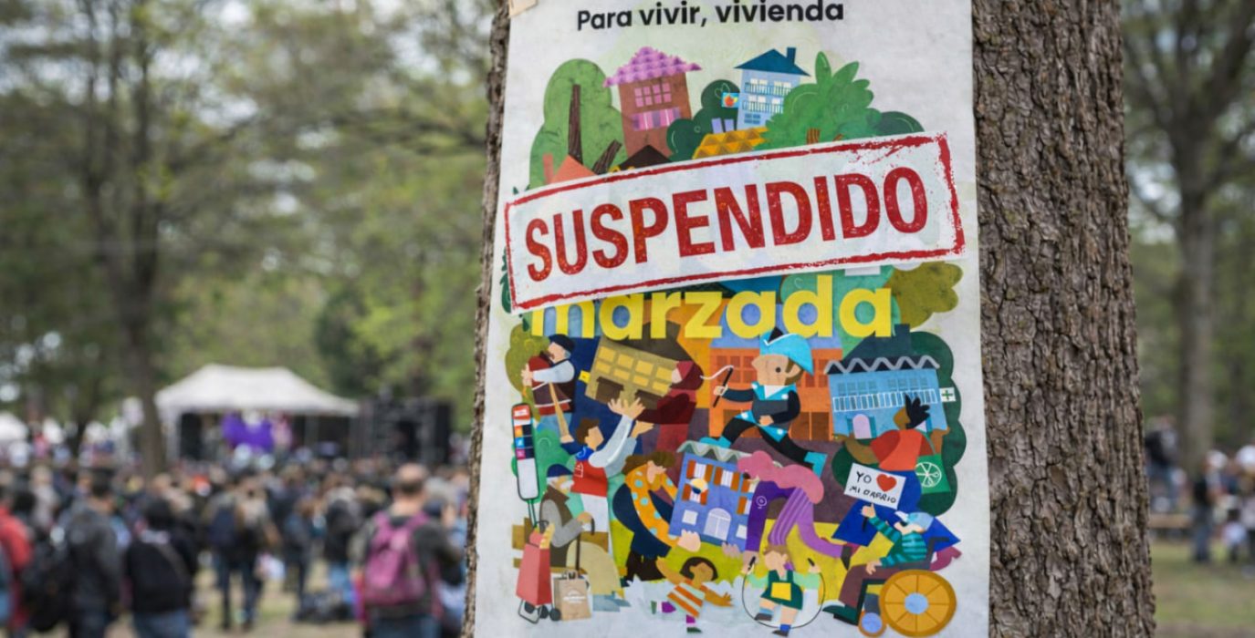 Cartel anunciando la suspensión de la Cincomarzada 2026.