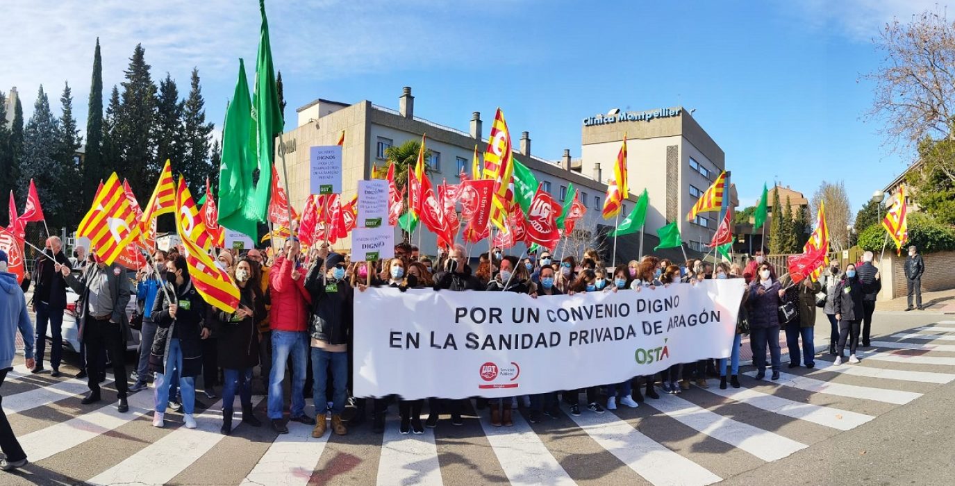 Concentración en la Clínica Montpellier en Zaragoza | Foto: OSTA