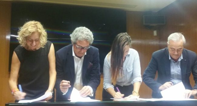 Luquin, Briz, Díaz y Sada en la firma del acuerdo. Foto: IU