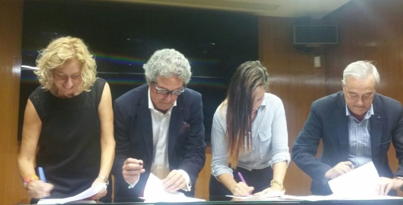 Luquin, Briz, Díaz y Sada en la firma del acuerdo. Foto: IU