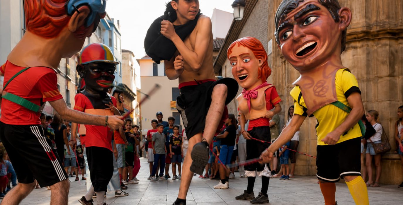 Cabezudos de El Gancho | Foto: @fiestasdelgancho