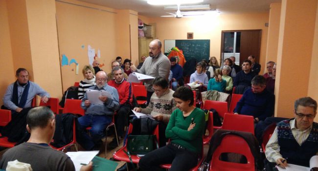 Imagen de una asamblea de 'Cambiar Huesca'.