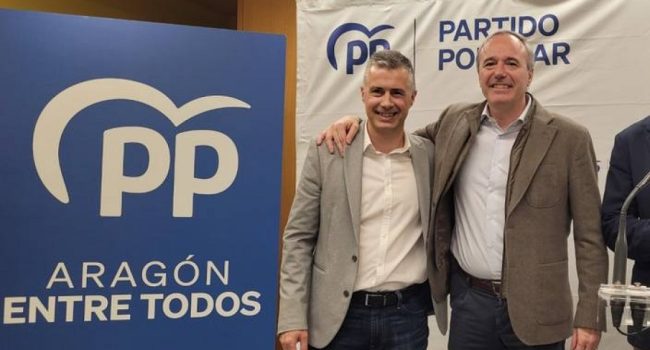 Carlos Serrano con su jefe Jorge Azcón | Foto: PP en Aragón