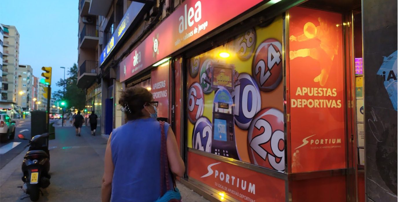 Casa de apuestas abierta en Zaragoza, en plena fase 2. Foto: @FuerApuestasZGZ