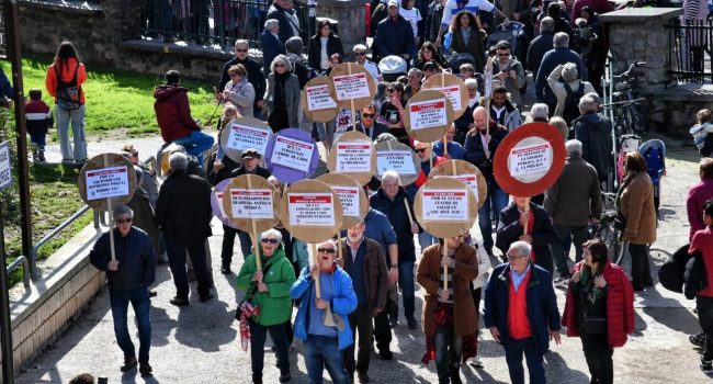 La Marcha de los Barrios en la Cincomarzada 2025 | Foto: FABZ