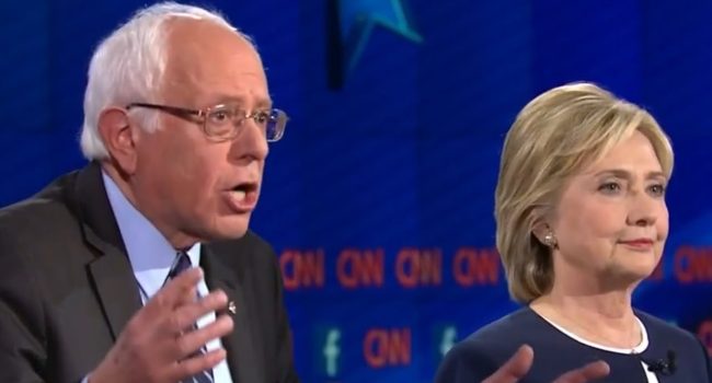 Bernie Sanders y Hillary Clinton en un debate televisado.