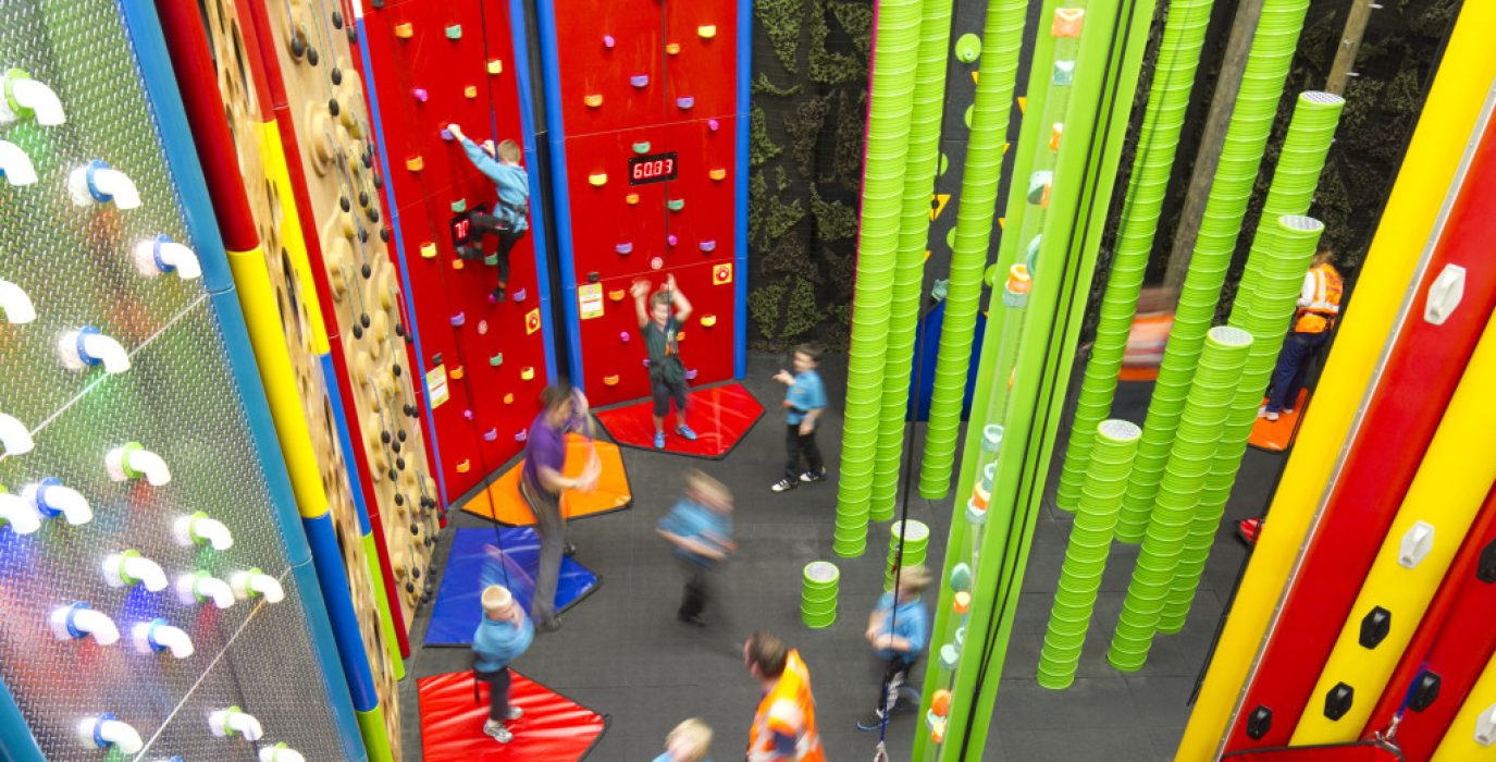 Clip'n'climb en Dock39 de Puerto Venecia, Zaragoza.